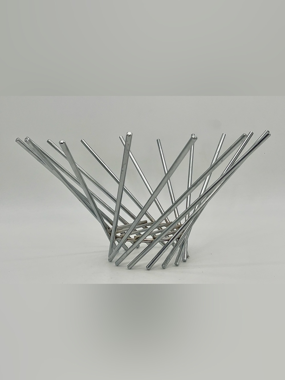 Modern Silver Metal Wire Fruit Bowl Decorative Centerpiece